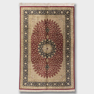 سجادة حرير يدوي فاخر - الخزامى.