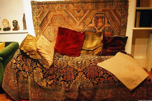 السجادة على أريكة فرويد | سجاد ويفت.