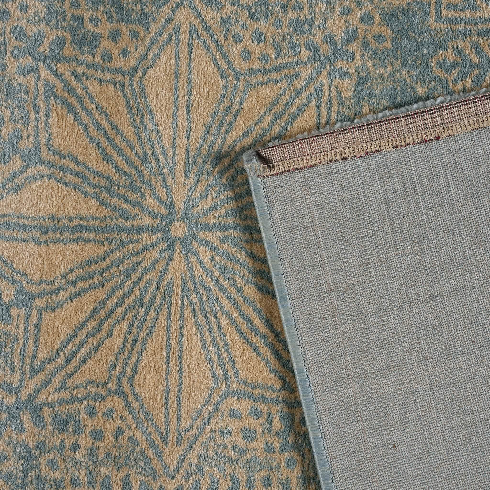 سجادة كلاسيك - سارة.